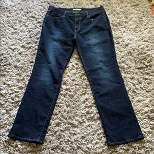 Levi’s women’s plus jeans size 16 NWOT